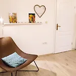 Retro Center شقة